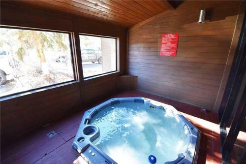 Cedar Lodge 204