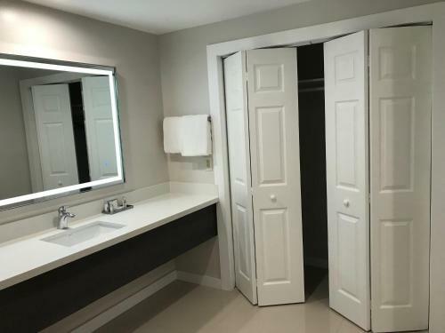 Hom, A Trademark Collection Hotel