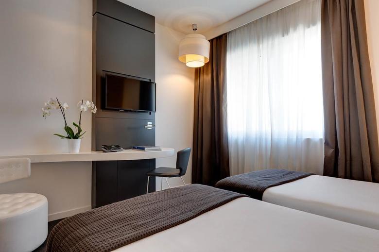 Hotel Holiday Inn East