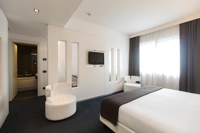 Hotel Holiday Inn East