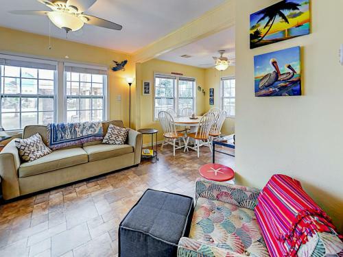 4121 Las Palmas Street Home