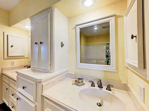 4121 Las Palmas Street Home