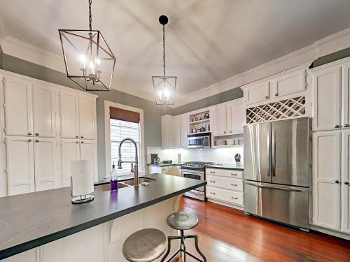 1812 Avenue L Cabin