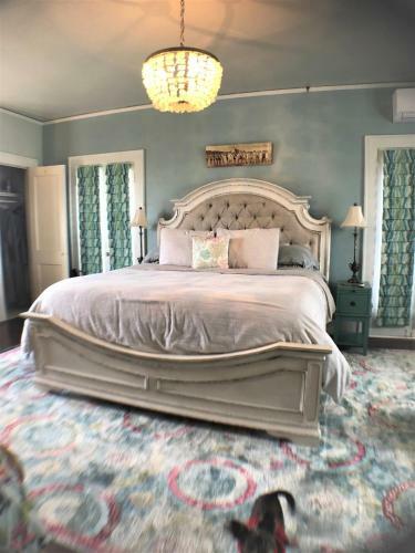 Avenue O Bed And Breakfast
