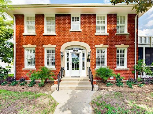 4628 Woodrow Home