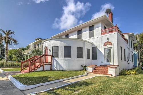 The White House By Pleasure Pier