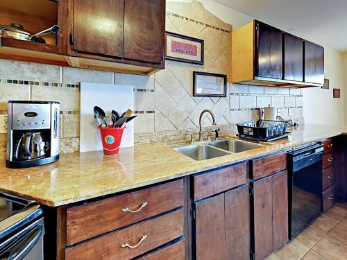 Galveston Sportsman Road Beach Home