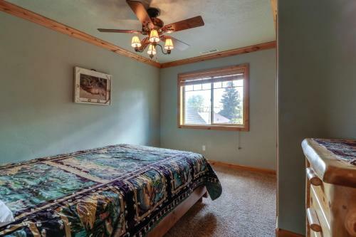 Lodge With Beach Access