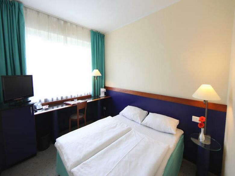 Hotel Azimut Berlin City South
