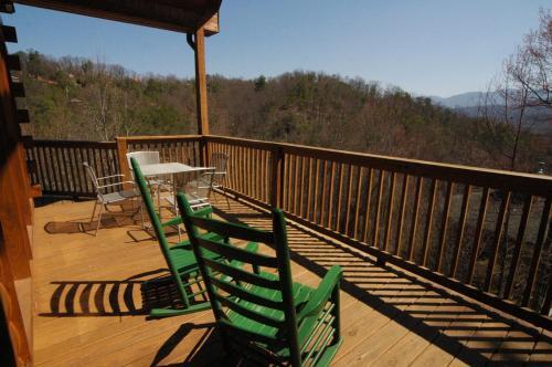 Redneck Ritz #724 - Seven Bedroom Cabin