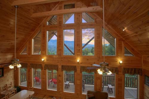 Splash Mansion #500 - Five Bedroom Cabin
