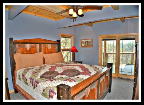 Five Bears Den Cabin
