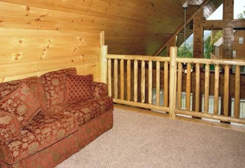 Hillbilly Hilton #525 - Five Bedroom Cabin