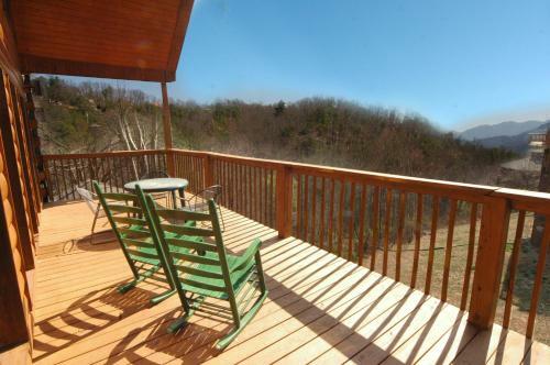 Hillbilly Hilton #525 - Five Bedroom Cabin