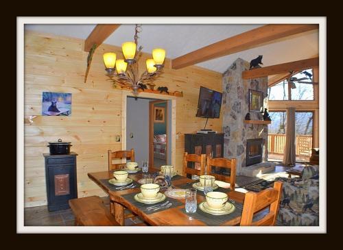 Rast Court Cabin 1016