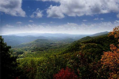 Crestview, 2 Bedrooms, Mountain View, Wifi, Hot Tub, Sleeps 4