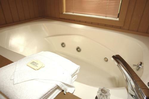 Sleeping Beauty #511 - Two Bedroom Cabin