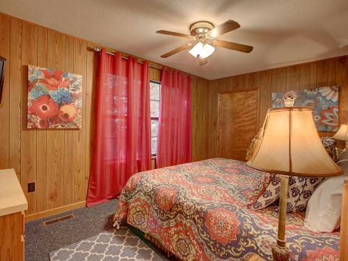 Silver Maple Chalet Chalet