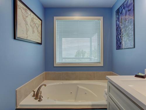 664 King's Way Chalet