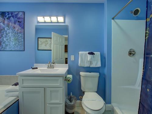 664 King's Way Chalet