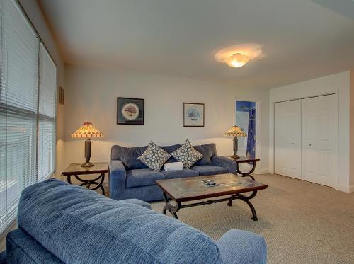 664 King's Way Chalet