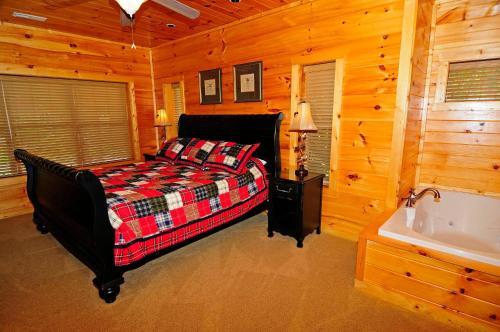 1715 Moonshine Hollow