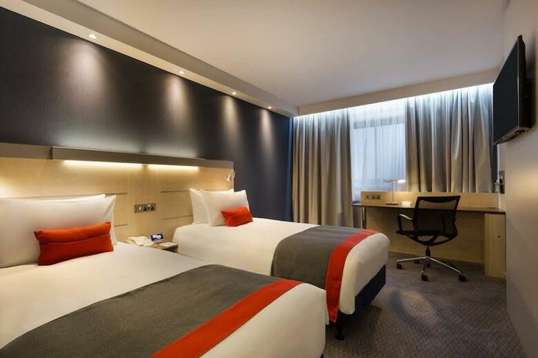 Hotel Holiday Inn Express Watford Junction