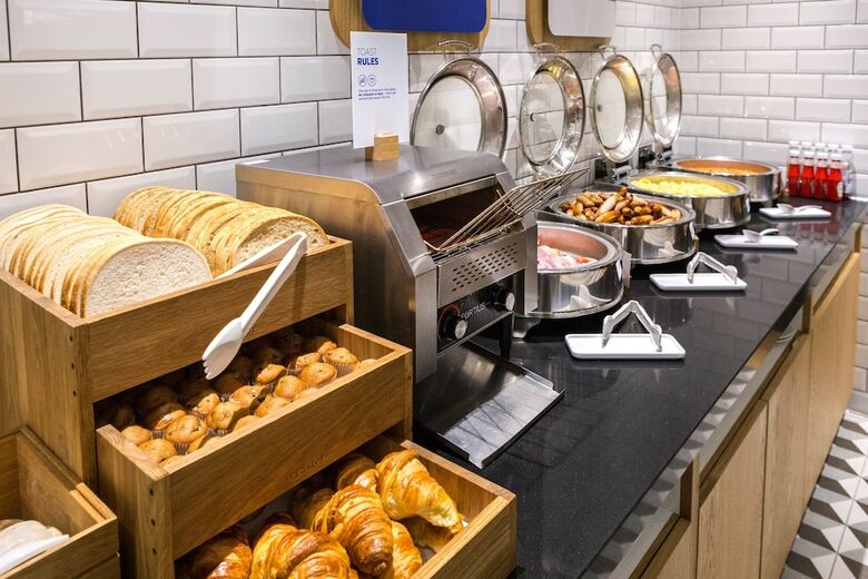 Hotel Holiday Inn Express Watford Junction