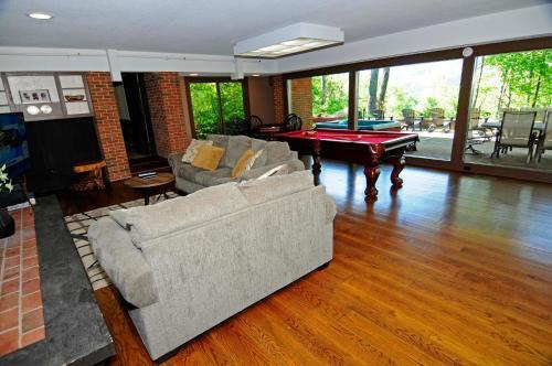 1163 The Breezeway