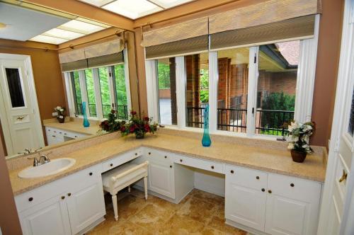 1163 The Breezeway