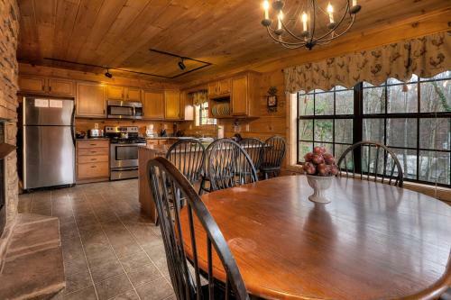 Above It All #446 - Four Bedroom Cabin