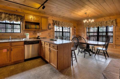 Above It All #446 - Four Bedroom Cabin