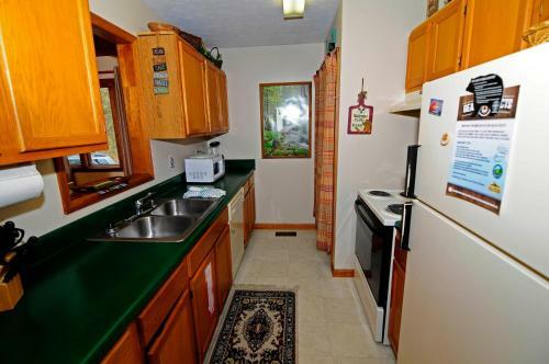 1348 Thunder Mtn Dawg House
