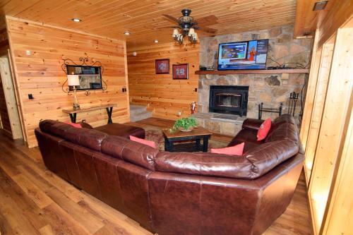 2114 Smoky Mountain High