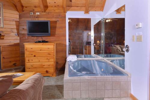 Foxy Lady #1531 - One Bedroom Cabin