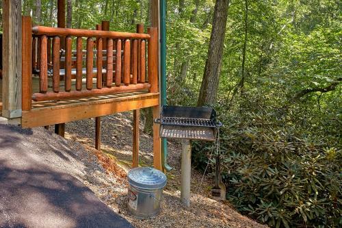 Browns Bear Den #235 - Two Bedroom Cabin