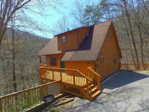 Bear Run Getaway #1136 - Three Bedroom Cabin