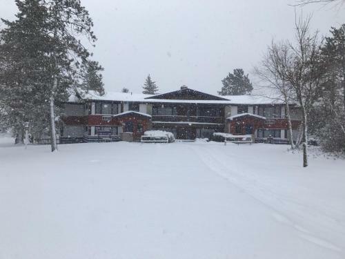Hotel Otsego Club