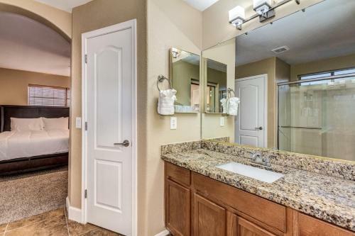Apartment On East Galveston