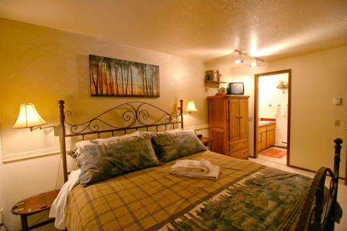 Two Bedroom Cabin - 23sl