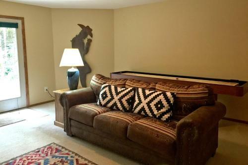 Three Bedroom House - 29sl