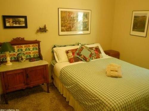 Apartment 32mbr Private Pet Friendly Cabin