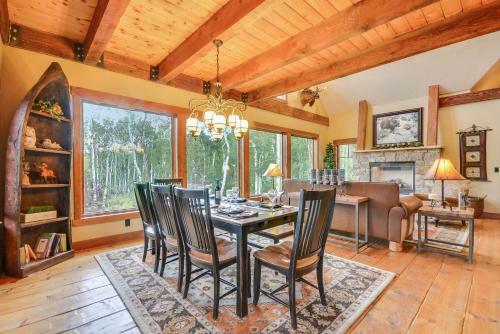 Home In Aspen Forest