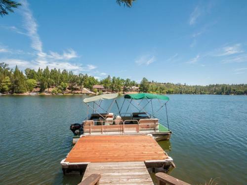 Lakefront Cabin (01/440)