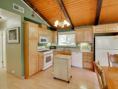 Pleasant View Retreat (01/180)
