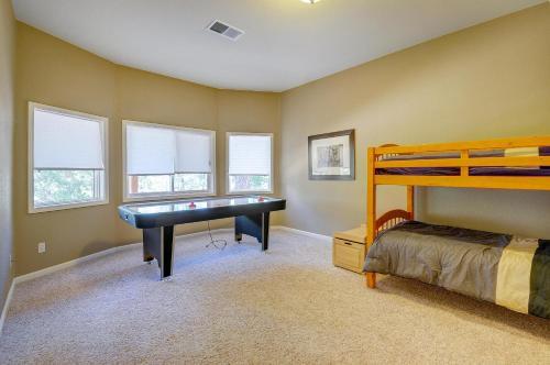 Mule Deer Cabin (4-538)