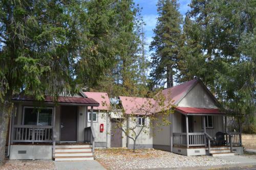Buck Meadows Lodge