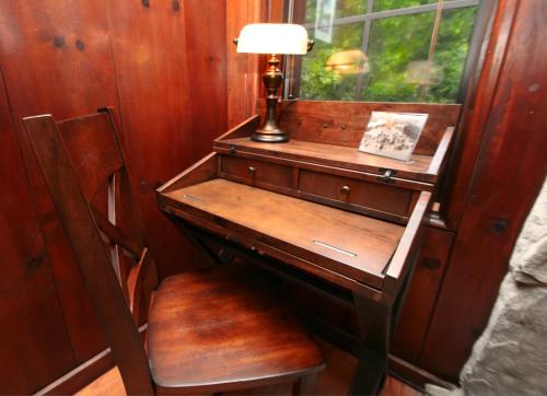 Creekside Cottage