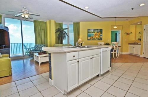 Lighthouse 515 Apartment