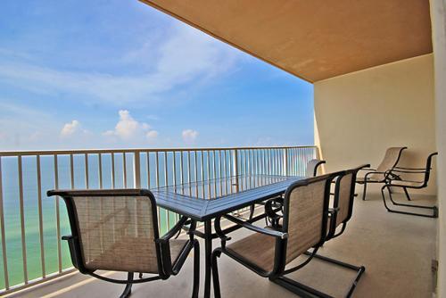 Crystal Shores West 1107 Apartment